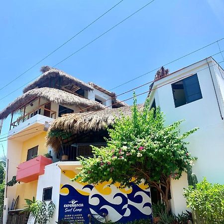 Хостел Experiencia Surf Camp Brisas de Zicatela Екстер'єр фото
