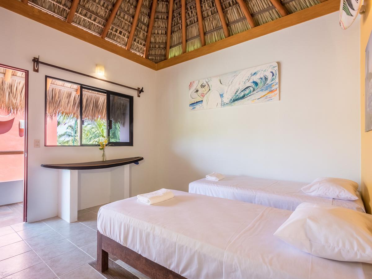 Хостел Experiencia Surf Camp Brisas de Zicatela Екстер'єр фото