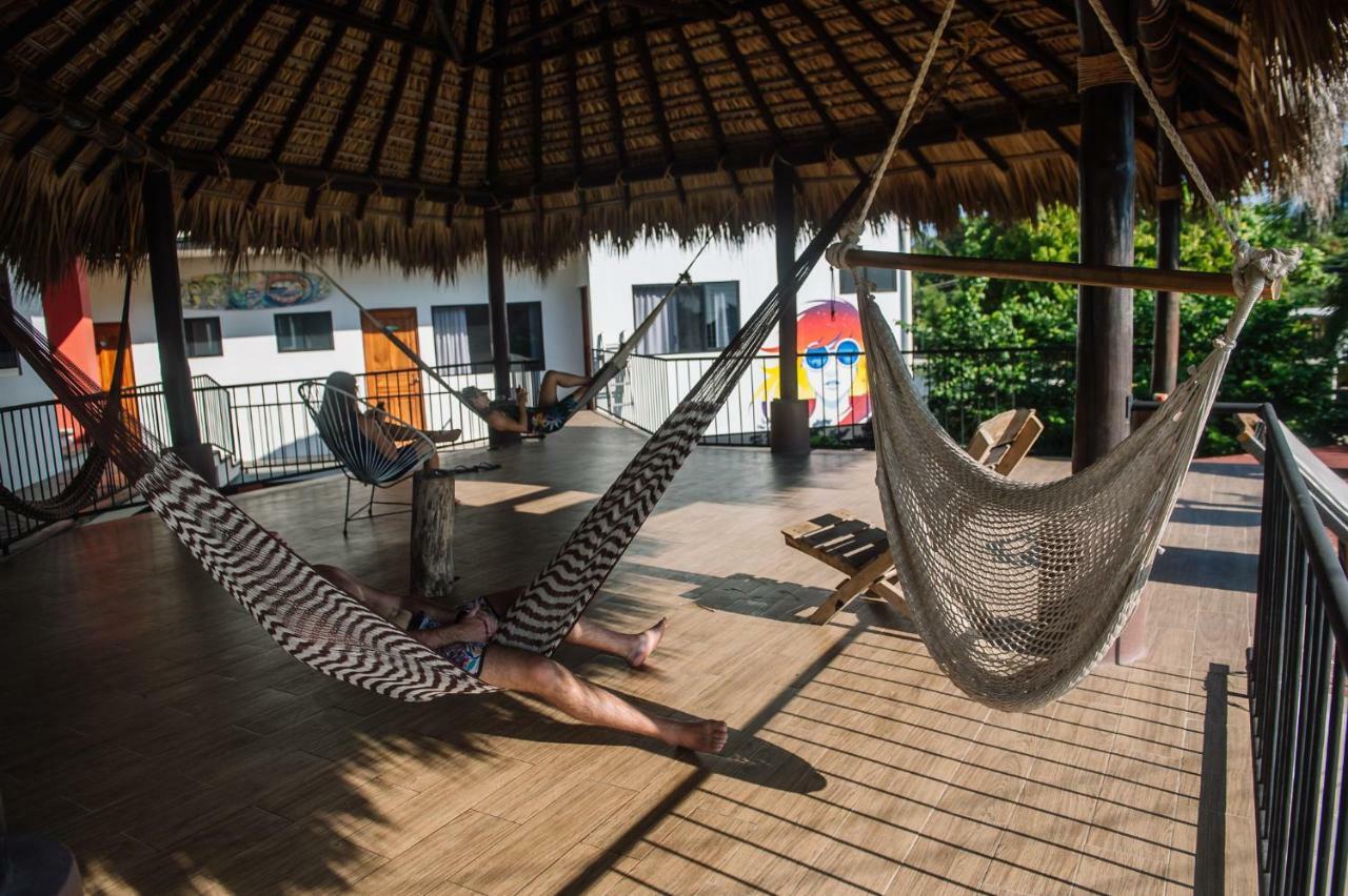 Хостел Experiencia Surf Camp Brisas de Zicatela Екстер'єр фото