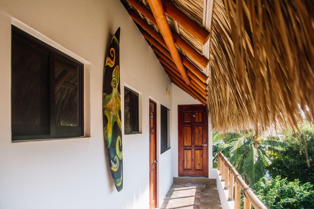 Хостел Experiencia Surf Camp Brisas de Zicatela Екстер'єр фото
